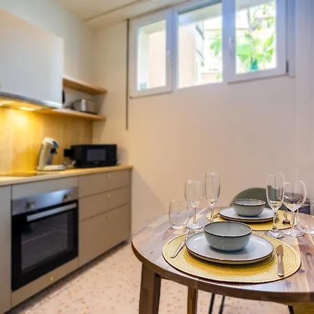 Suite Avec Jacuzzi & Sauna Prives - Strasbourg Appartement *