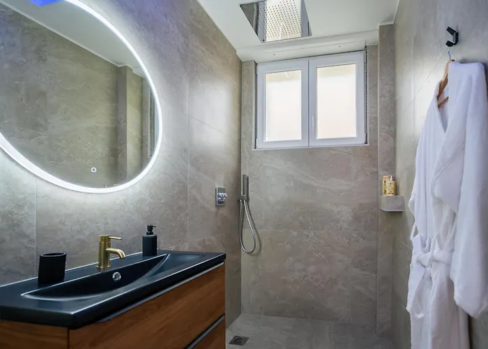 Jacuzzi & Sauna - Centre - Strasbnb ストラスブール